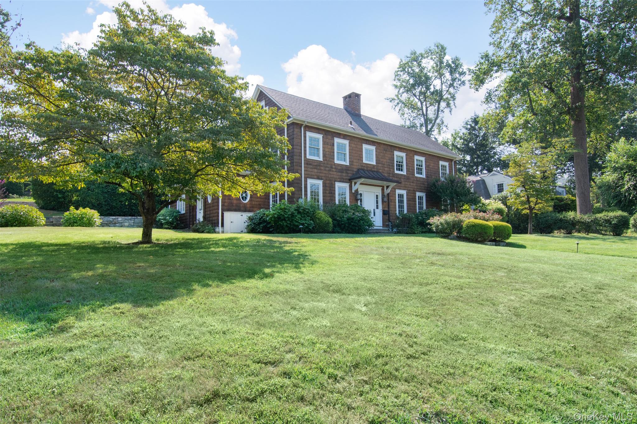 42 Summit Avenue Bronxville, NY 10708 - Photo 2 of 33