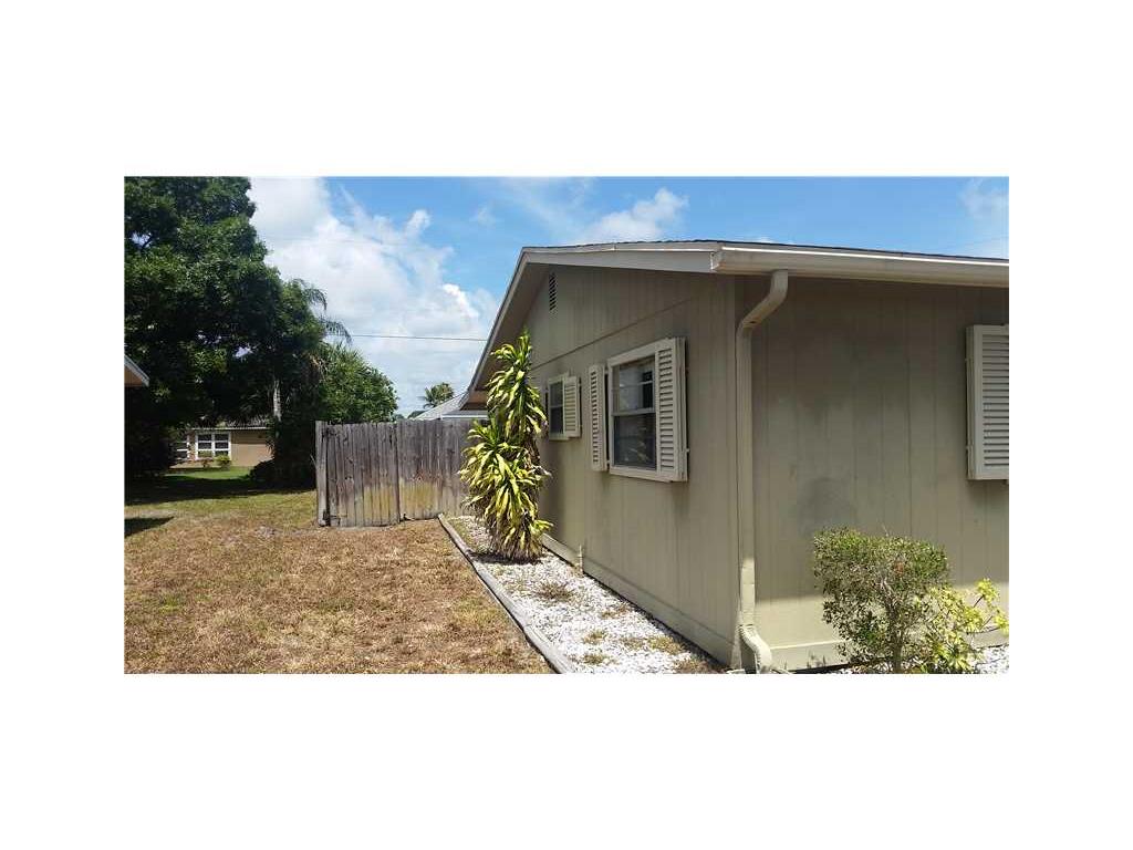 561 Balboa Street Sebastian, FL 32958 - Photo 11 of 12