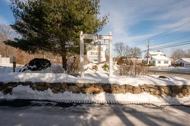 a view of backyard of the house