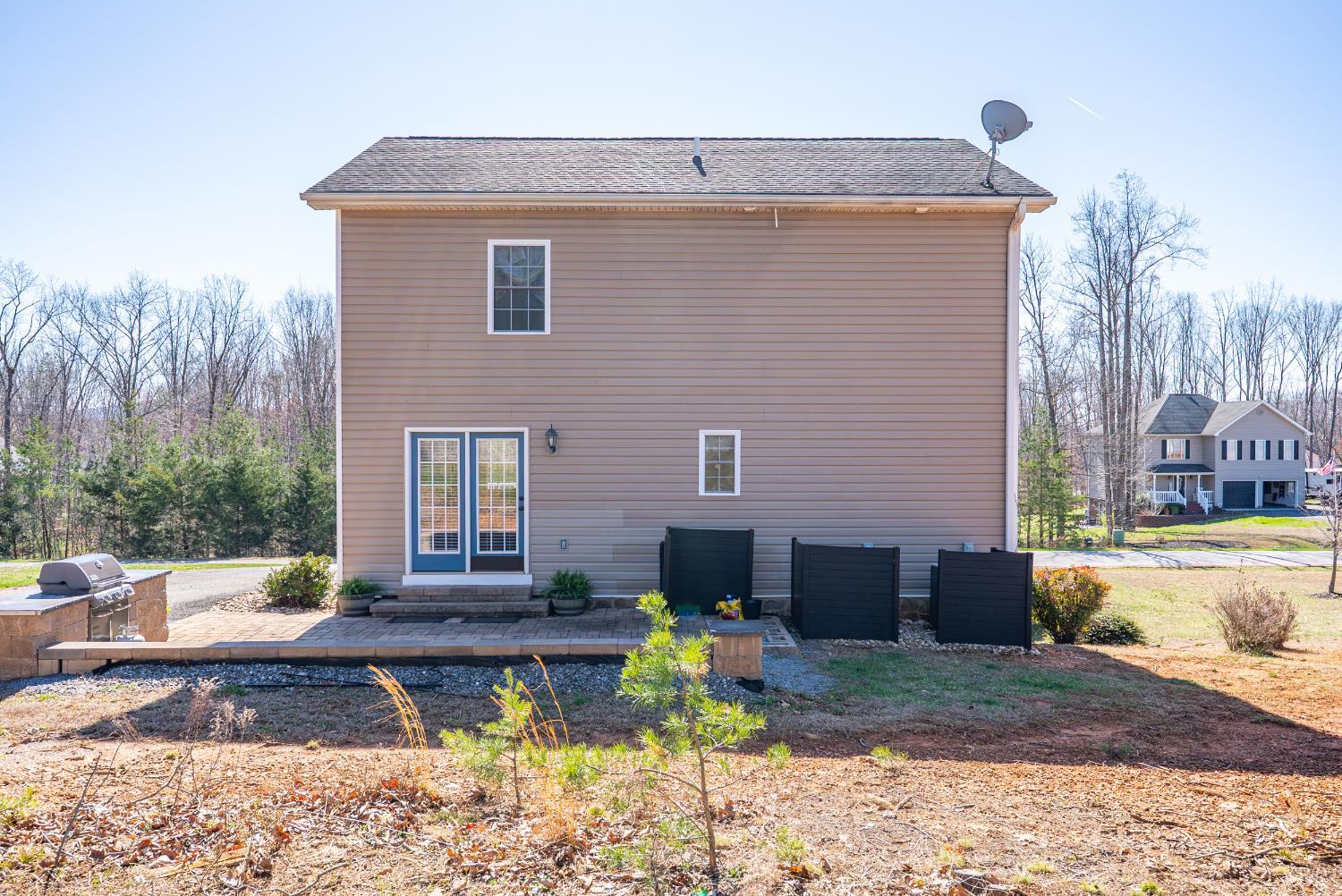 181 Armistead Lane Rustburg, VA 24588 - Photo 52 of 52 a front view of a house with garden