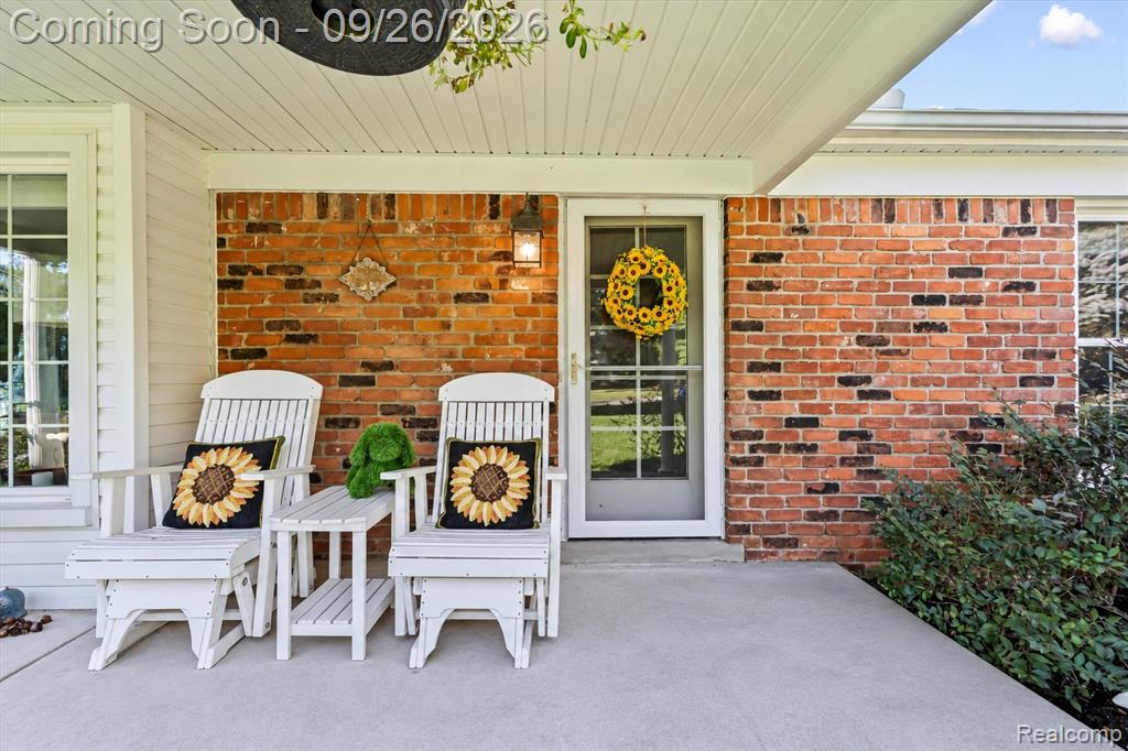 411 Maplehill Road Rochester Hills, MI 48306 - Photo 3 of 31 Gallery Image 3