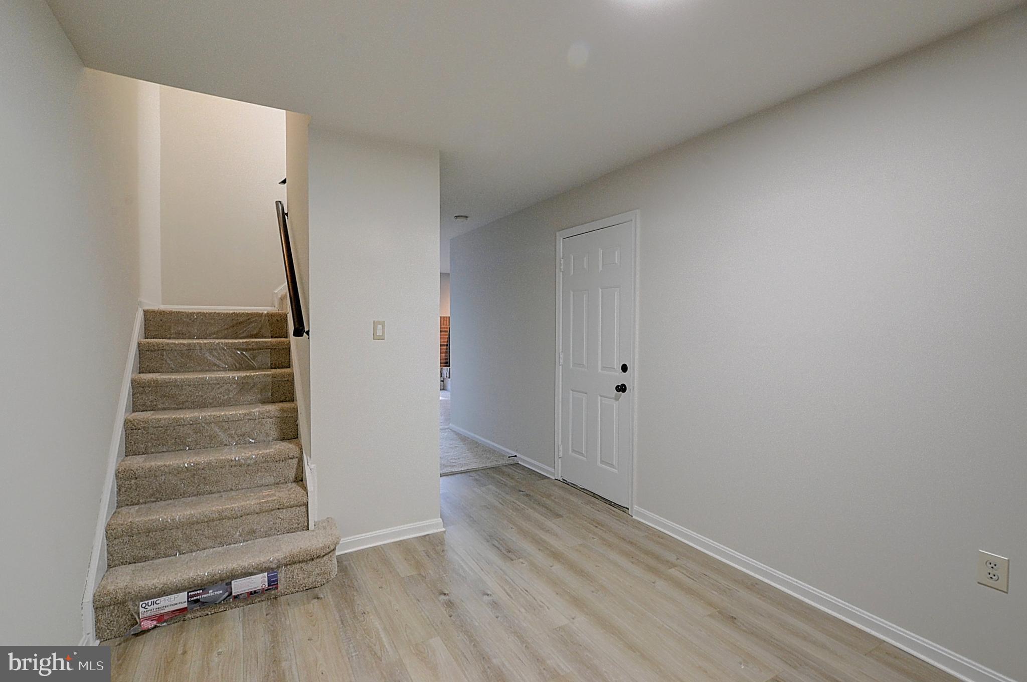11323 Baritone Court Silver Spring, MD 20901 - Photo 3 of 31 Foyer
