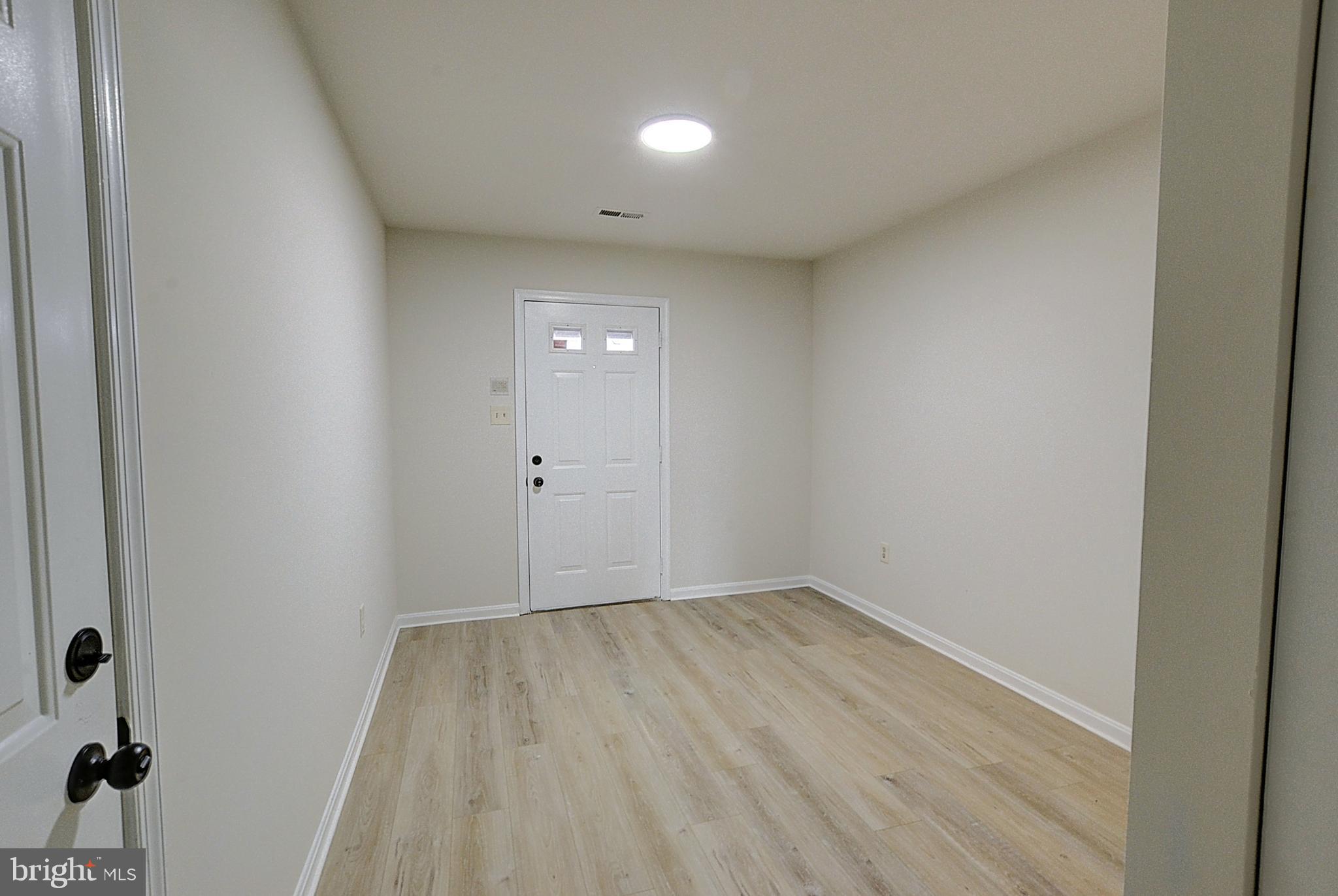 11323 Baritone Court Silver Spring, MD 20901 - Photo 4 of 31 Foyer