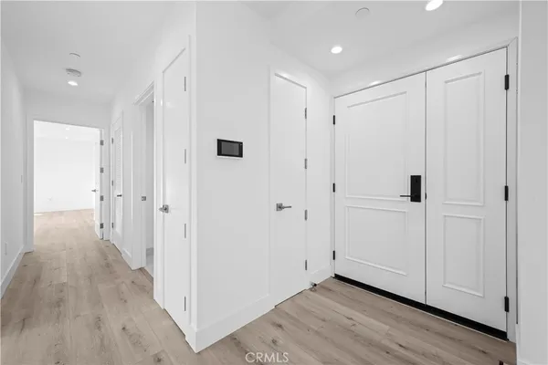 $4,950 | 4214 Fulton Avenue, Unit 203, Studio City, CA 91604