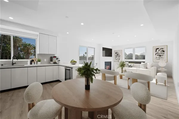 $4,950 | 4214 Fulton Avenue, Unit 203, Studio City, CA 91604