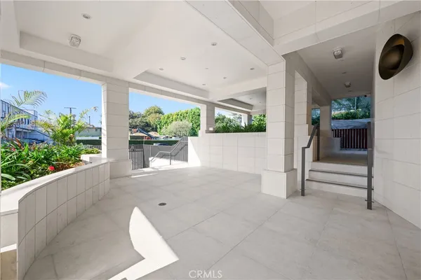 $4,950 | 4214 Fulton Avenue, Unit 203, Studio City, CA 91604