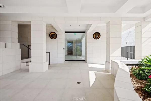$4,950 | 4214 Fulton Avenue, Unit 203, Studio City, CA 91604