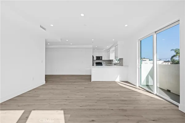$4,950 | 4214 Fulton Avenue, Unit 203, Studio City, CA 91604