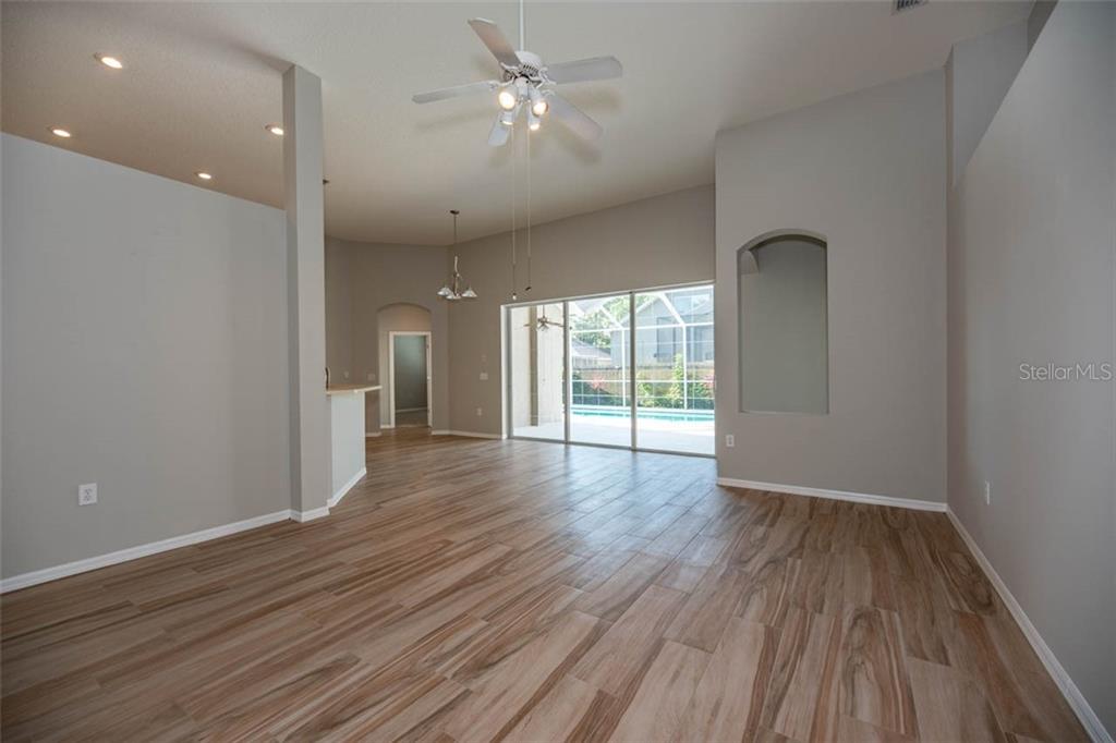 4301 Orange Ridge Court Valrico, FL 33596 - Photo 10 of 30 Gallery Image 10