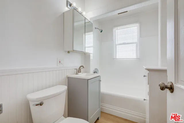 $1,916 | 967 North Doheny Drive, Unit 1/8, West Hollywood, CA 90069