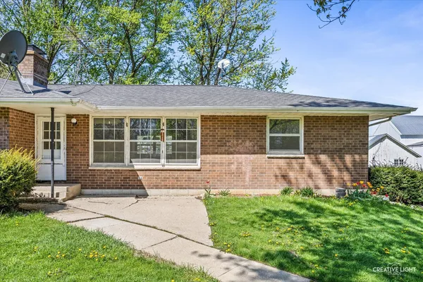 $2,100 | 8-n486 Thomas Road, Unit B, Hampshire, IL 60140