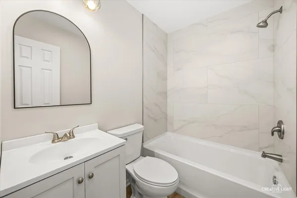 $2,100 | 8-n486 Thomas Road, Unit B, Hampshire, IL 60140
