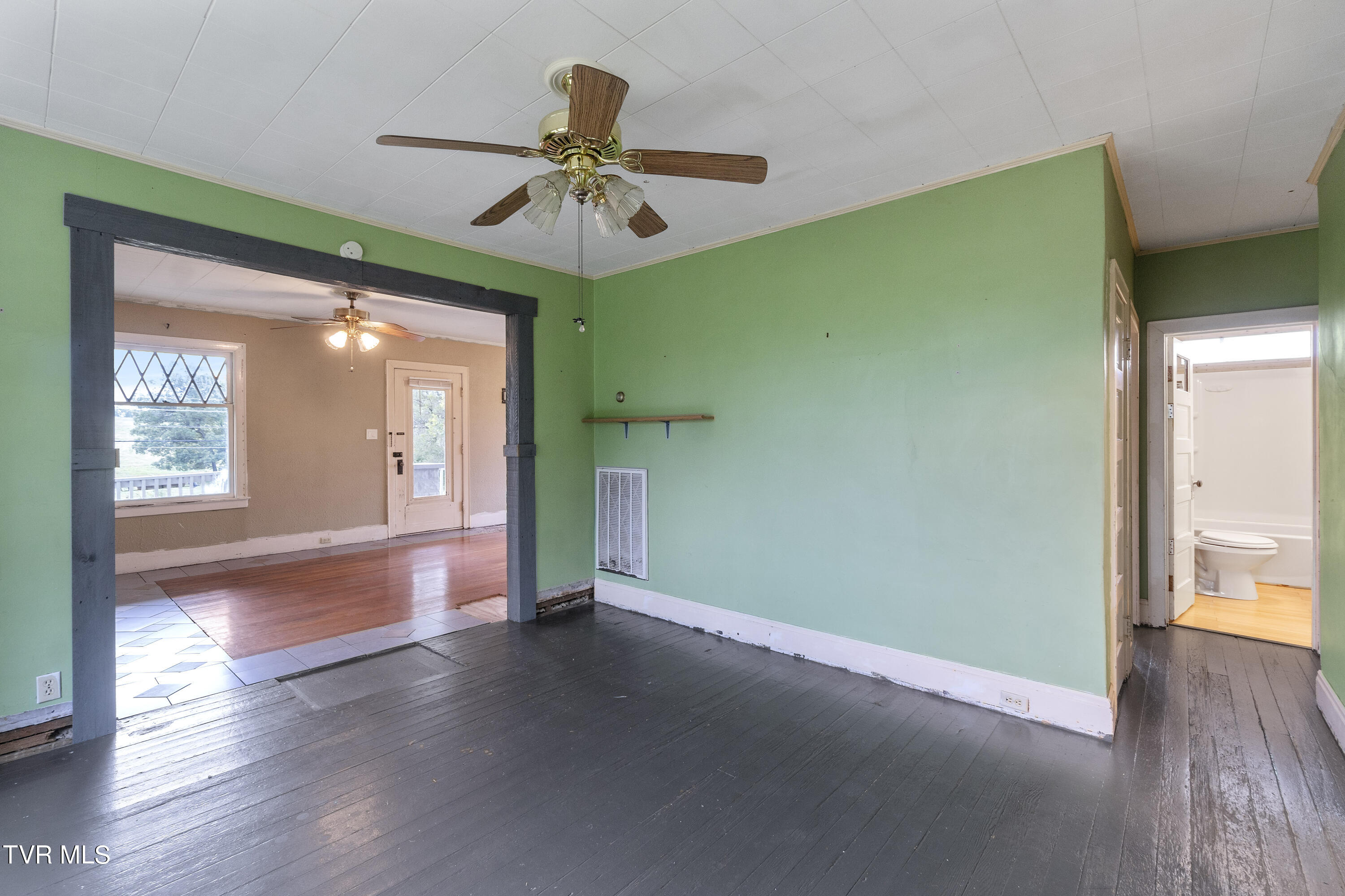 125 West Allens Bridge Road Greeneville, TN 37743 - Photo 11 of 41 DSC06228