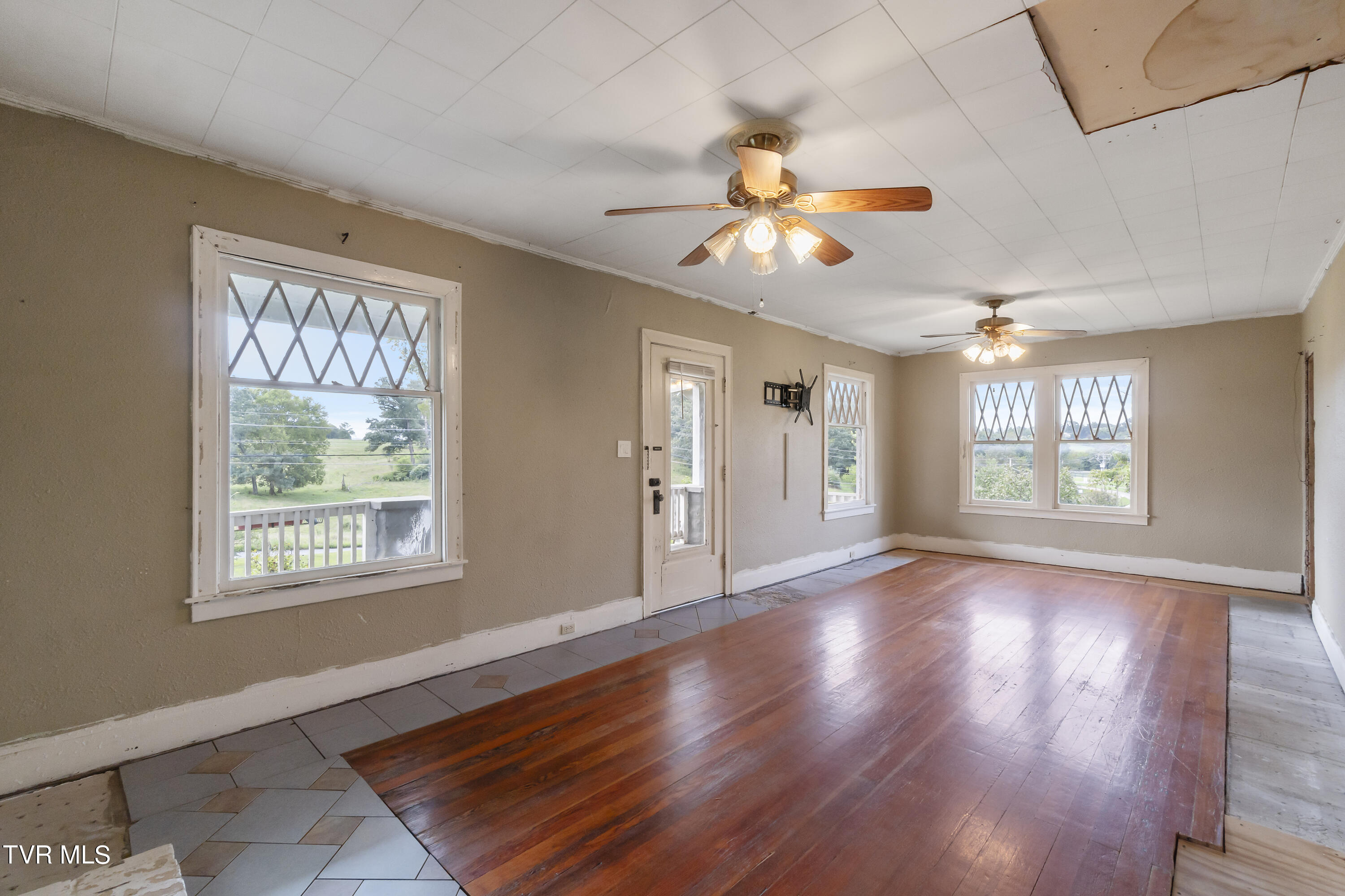 125 West Allens Bridge Road Greeneville, TN 37743 - Photo 12 of 41 DSC06237