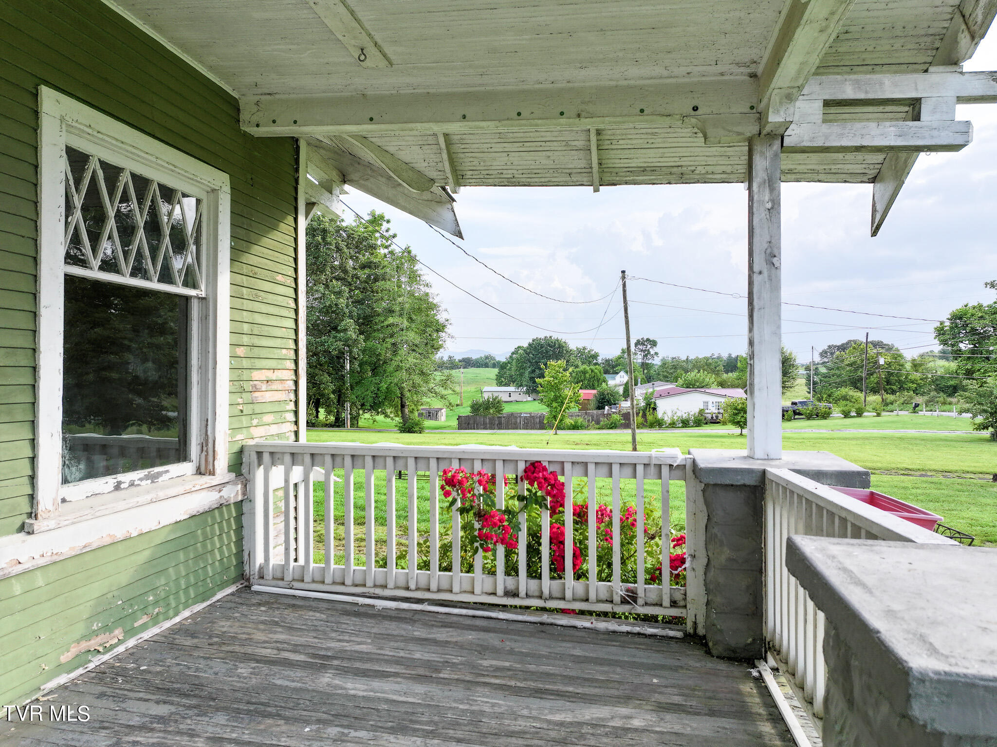 125 West Allens Bridge Road Greeneville, TN 37743 - Photo 3 of 41 DJI_20240803065546_0275_D