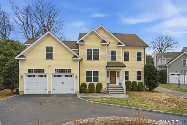 $1,899,000 | 570 Unquowa Road, Fairfield, CT 06824