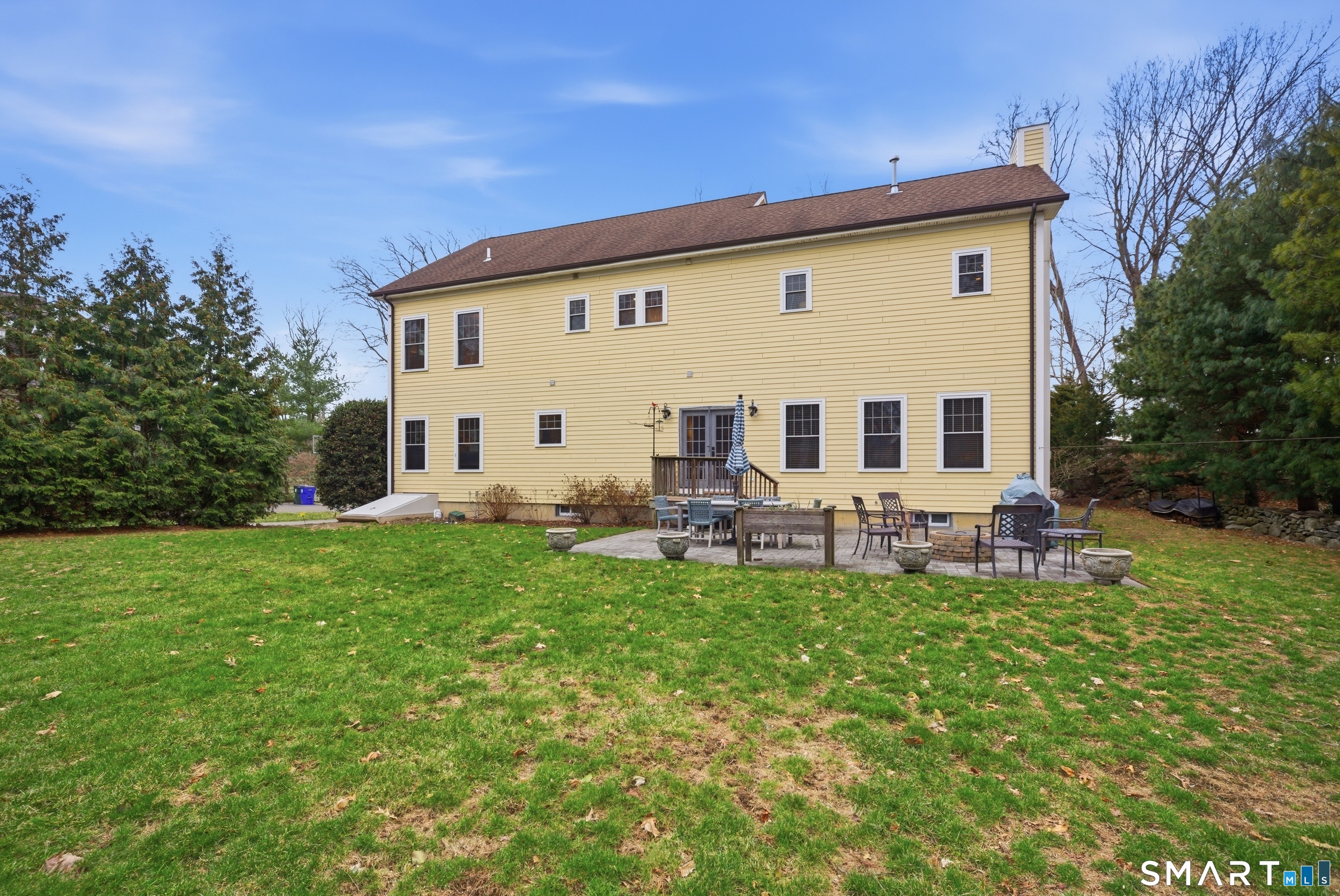 570 Unquowa Road Fairfield, CT 06824 - Photo 36 of 40