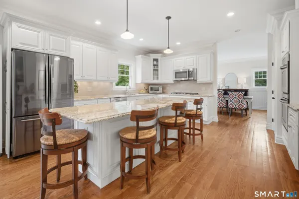 $1,899,000 | 570 Unquowa Road, Fairfield, CT 06824