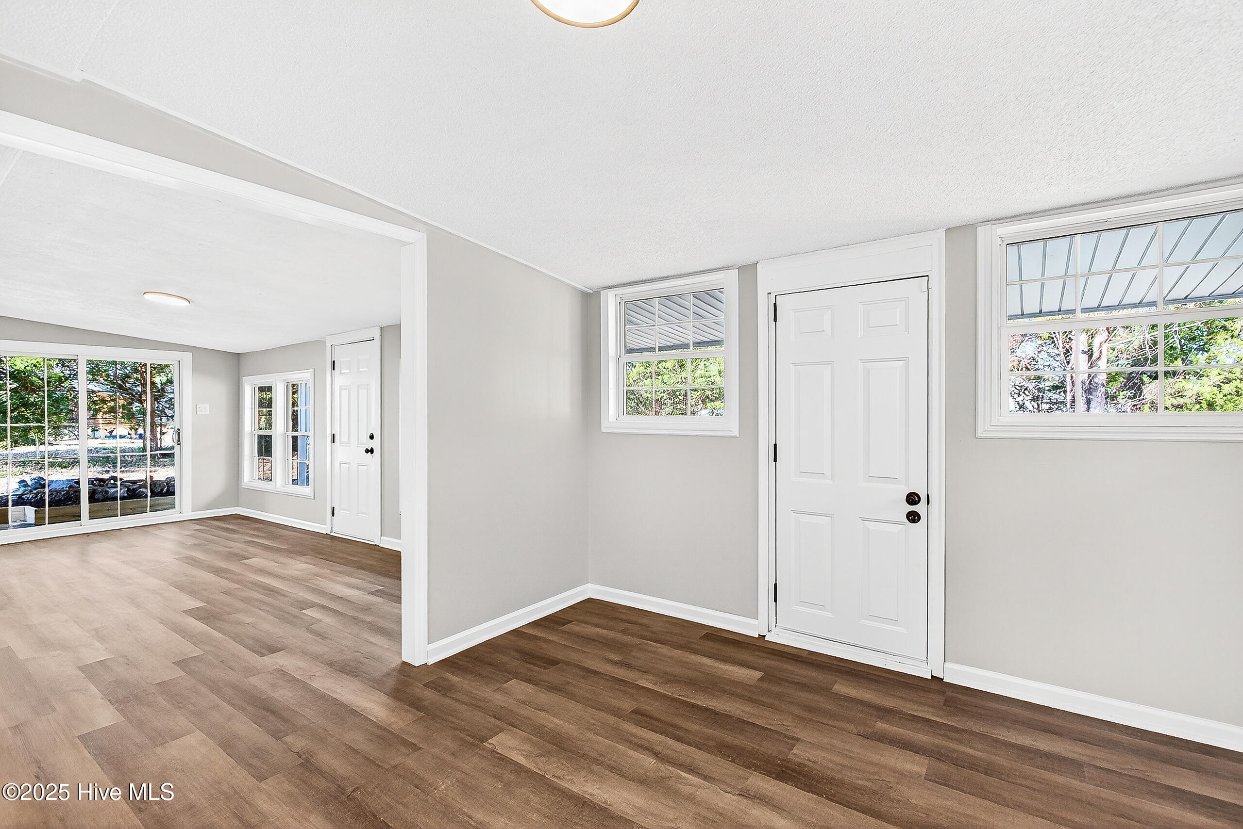 403 East Volant Street Hubert, NC 28539 - Photo 10 of 24 13 (17)