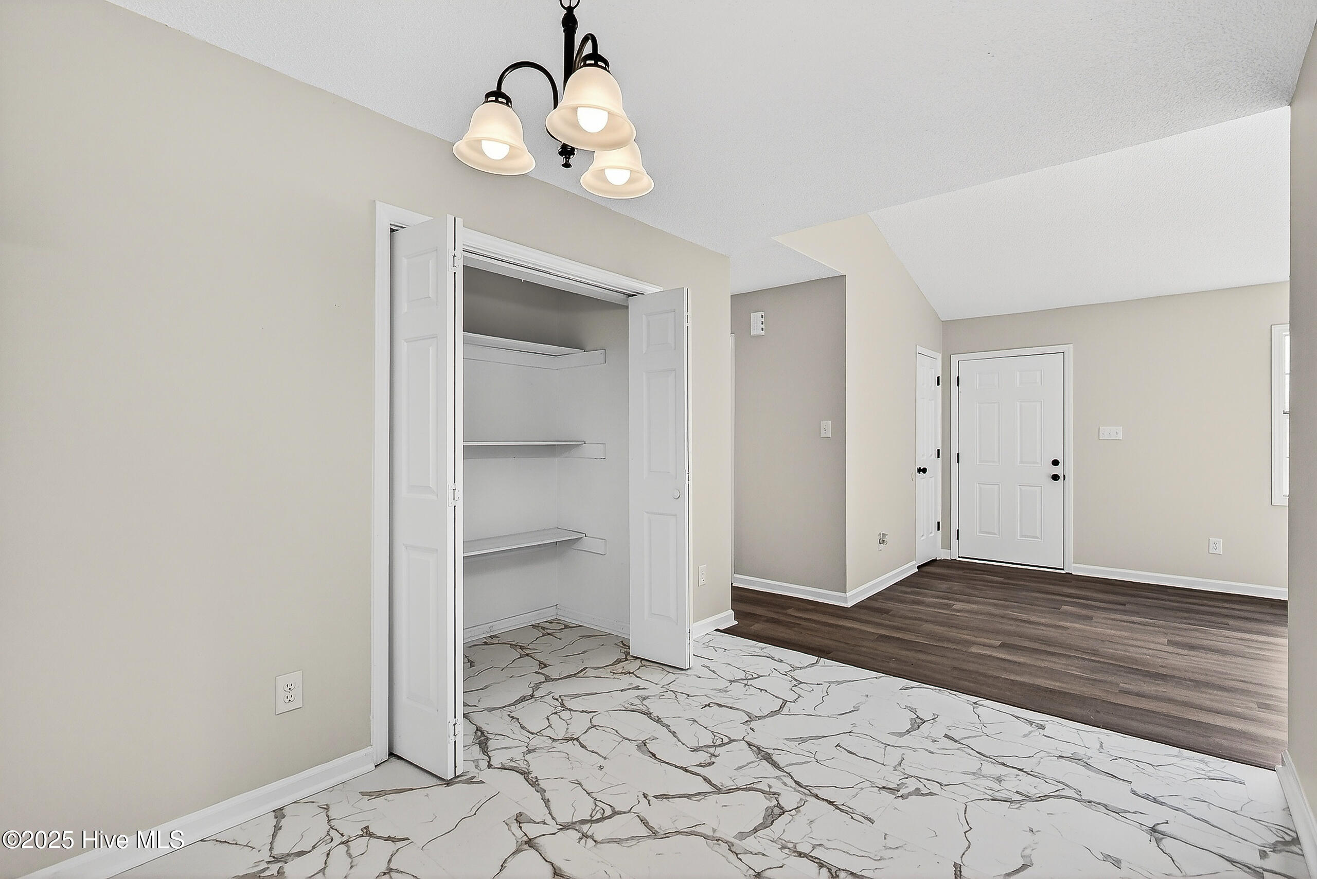 403 East Volant Street Hubert, NC 28539 - Photo 7 of 24 09 (20)