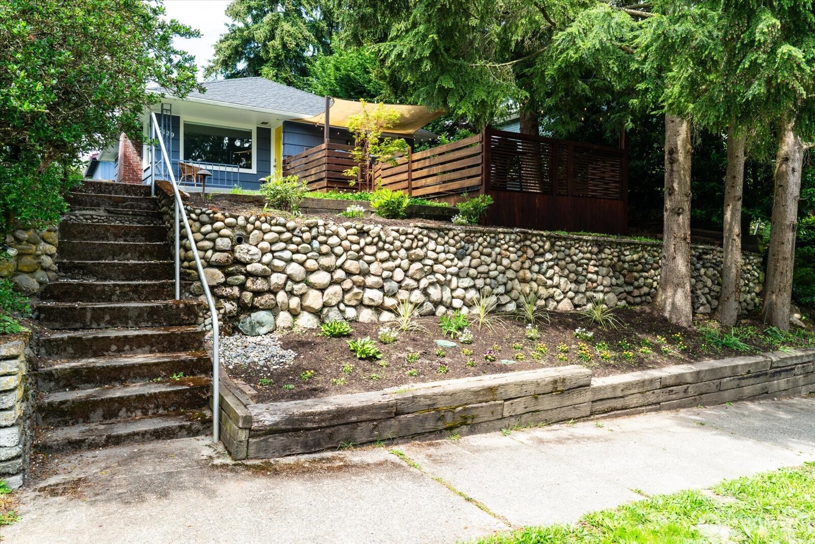 2129 42nd Avenue Southwest Seattle, WA 98116 - Photo 37 of 40