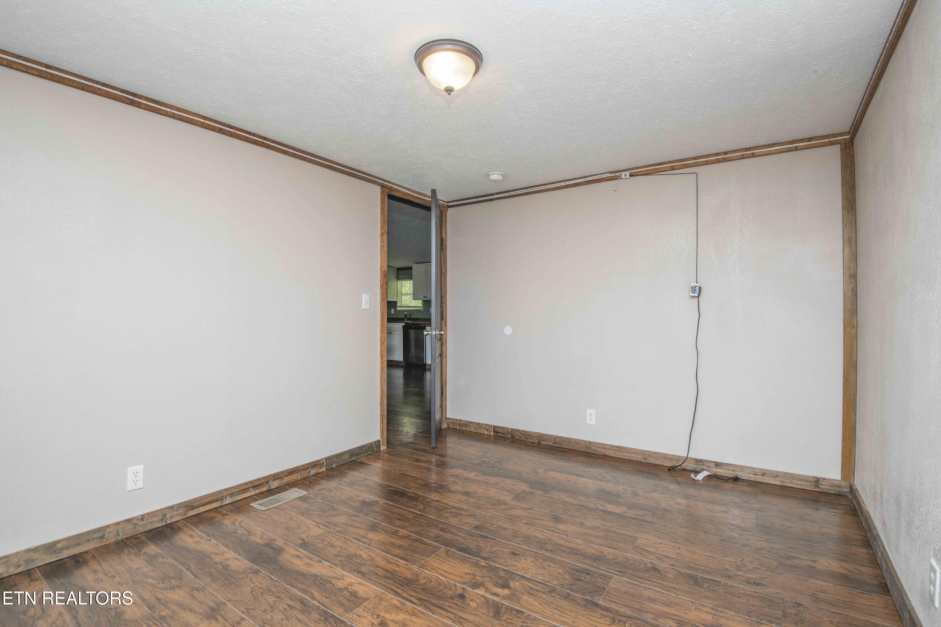 629 Yarnell Road Clinton, TN 37716 - Photo 20 of 37 Bedroom 2