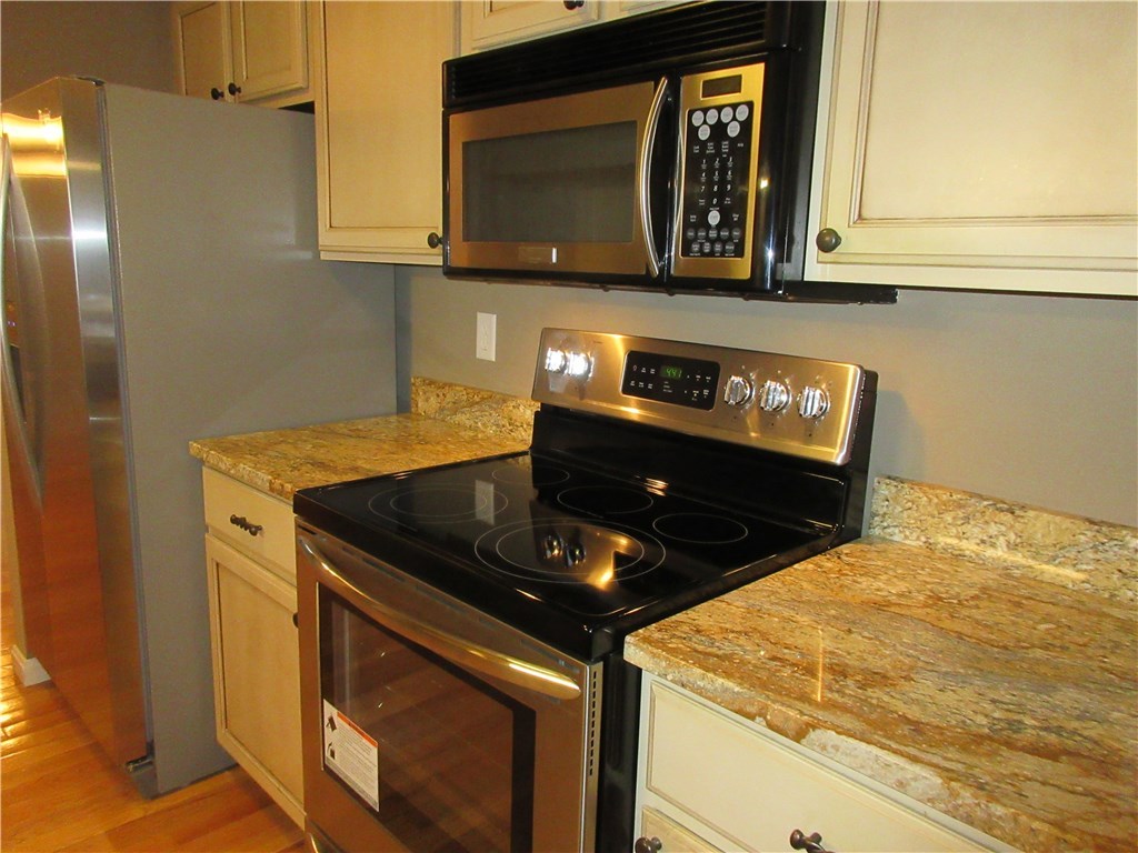 161 West Shore Road, Unit B7 Warwick, RI 02889 - Photo 3 of 11