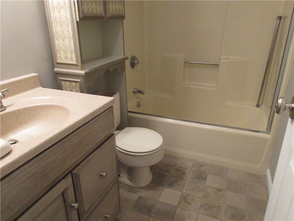 161 West Shore Road, Unit B7 Warwick, RI 02889 - Photo 10 of 11