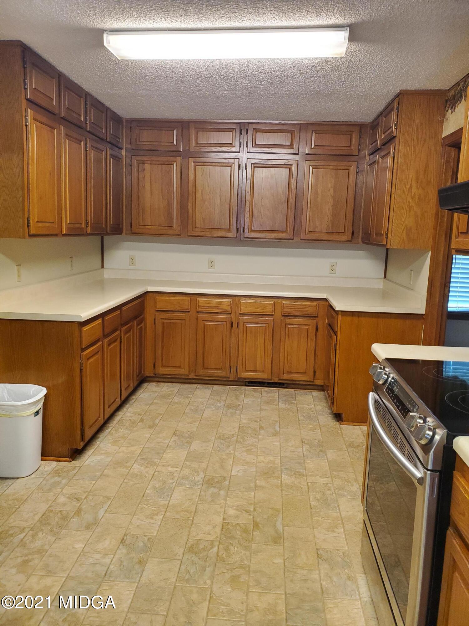 2586 Pineworth Road Macon, GA 31206 - Photo 8 of 24 20210819_122628