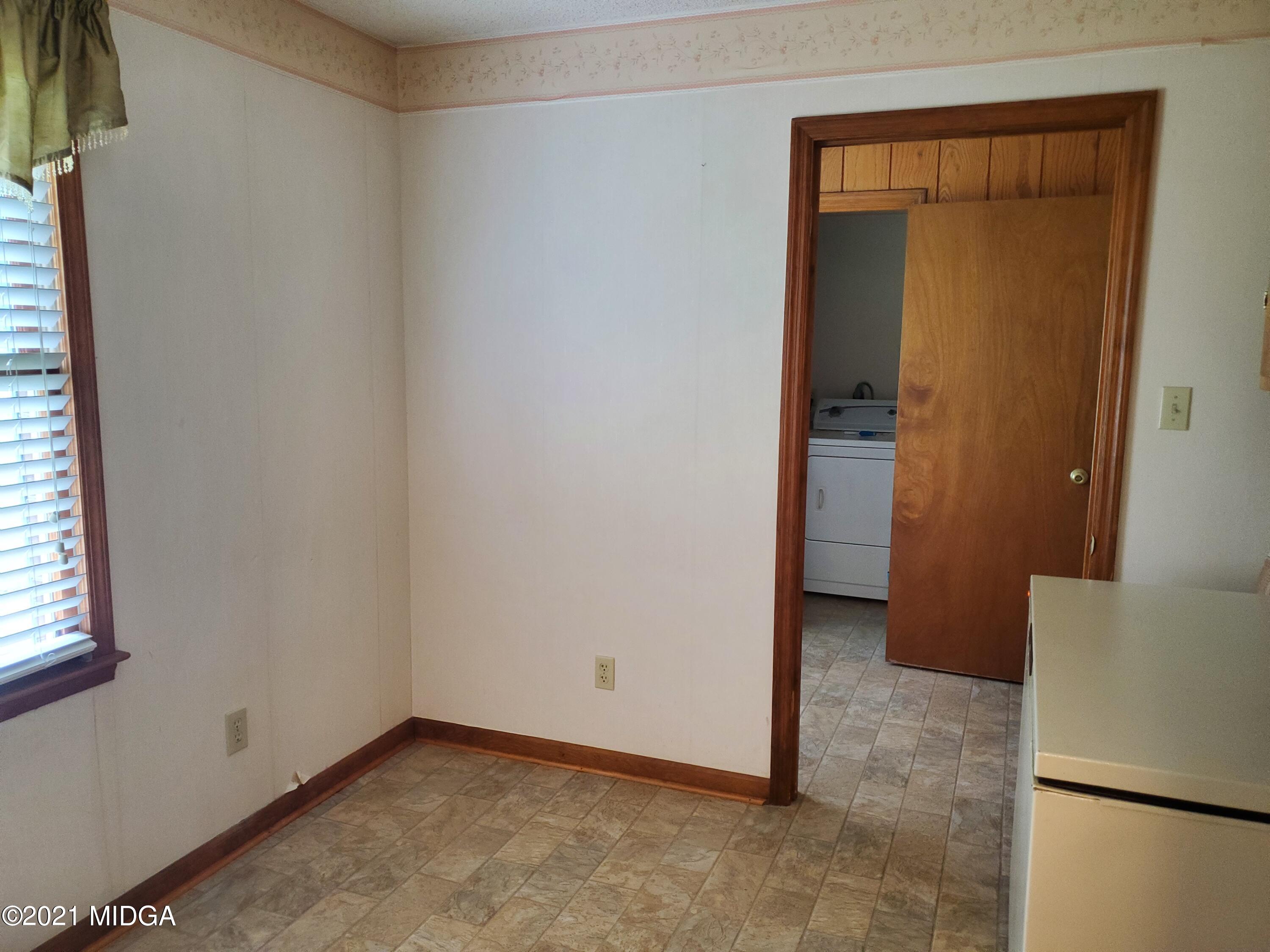 2586 Pineworth Road Macon, GA 31206 - Photo 10 of 24 20210819_122731