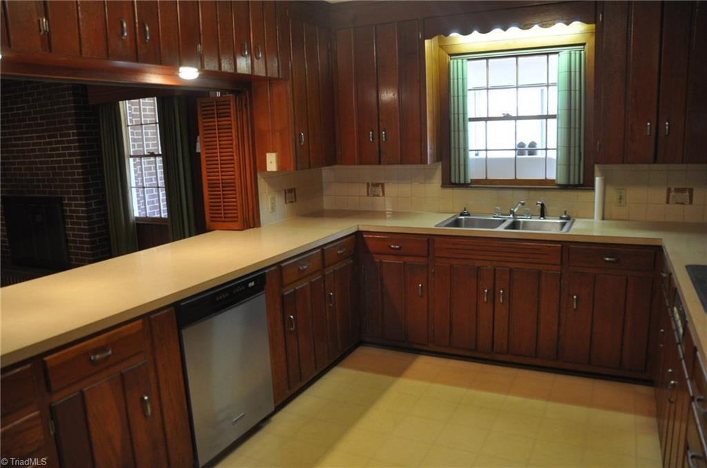 707 Chester Road Winston-Salem, NC 27104 - Photo 9 of 21 Gallery Image 9
