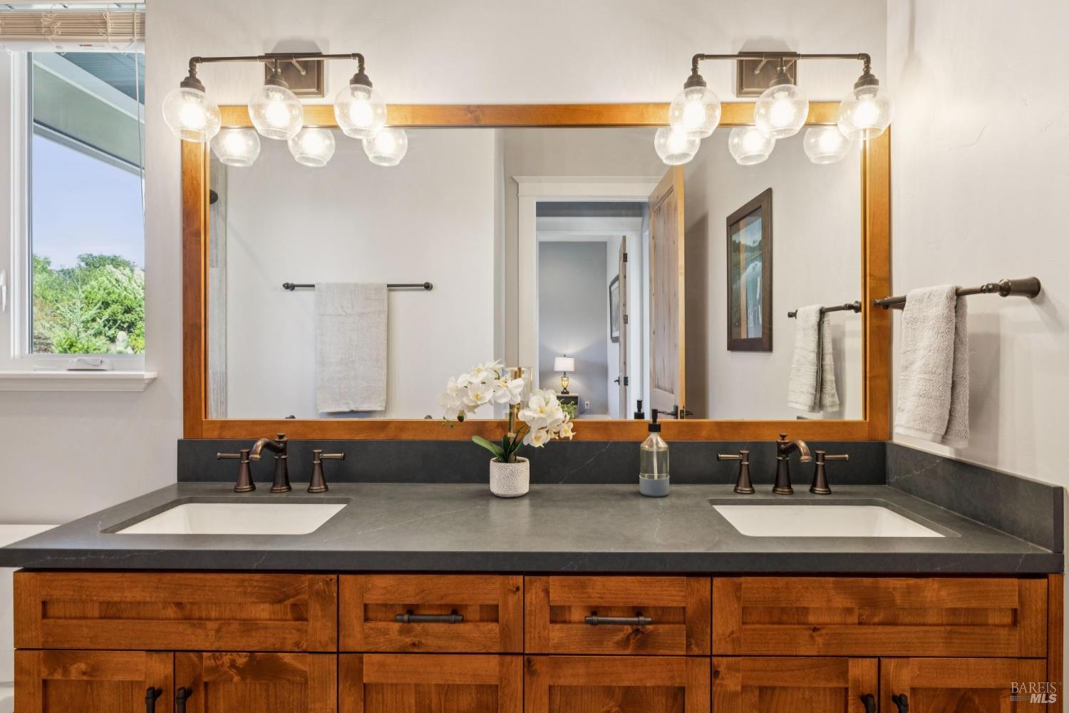 3882 Royal Manor Place Santa Rosa, CA 95404 - Photo 66 of 87 Upstairs bathroom near the game/family room.