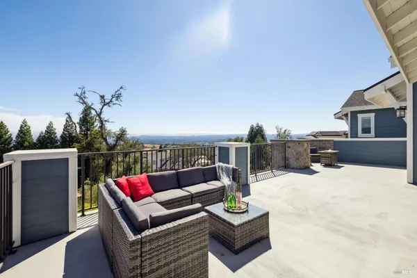 $3,599,999 | 3882 Royal Manor Place, Santa Rosa, CA 95404