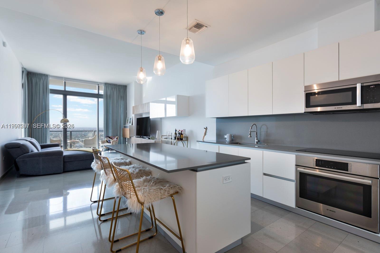 88 Southwest 7th Street, Unit 4106 Miami, FL 33130 - Photo 3 of 21 Photo 3
