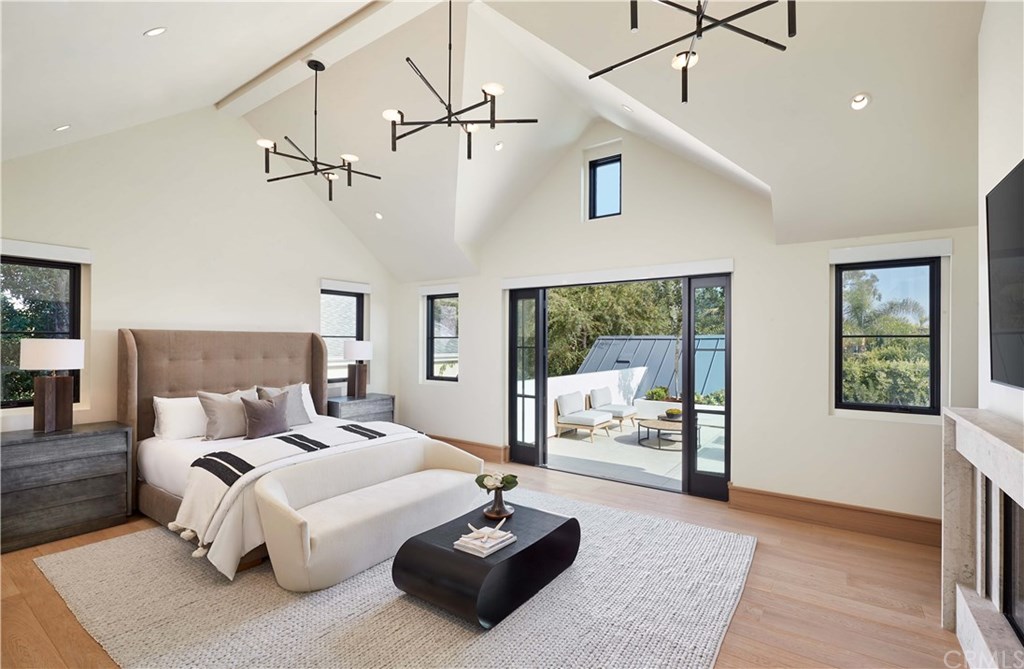 306 Signal Road Newport Beach, CA 92663 - Photo 10 of 27