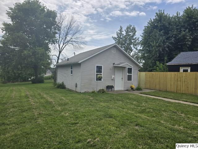 860 Elm Street Hamilton, IL 62341 - Photo 12 of 15 Gallery Image 12