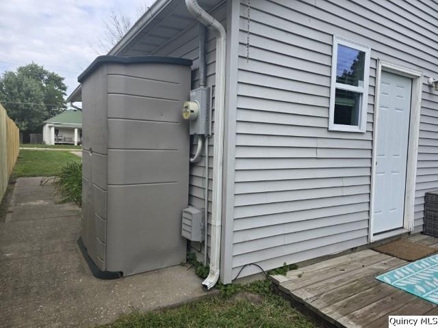 860 Elm Street Hamilton, IL 62341 - Photo 15 of 15 Gallery Image 15