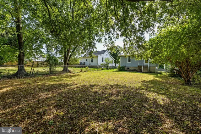 a view of an outdoor space
