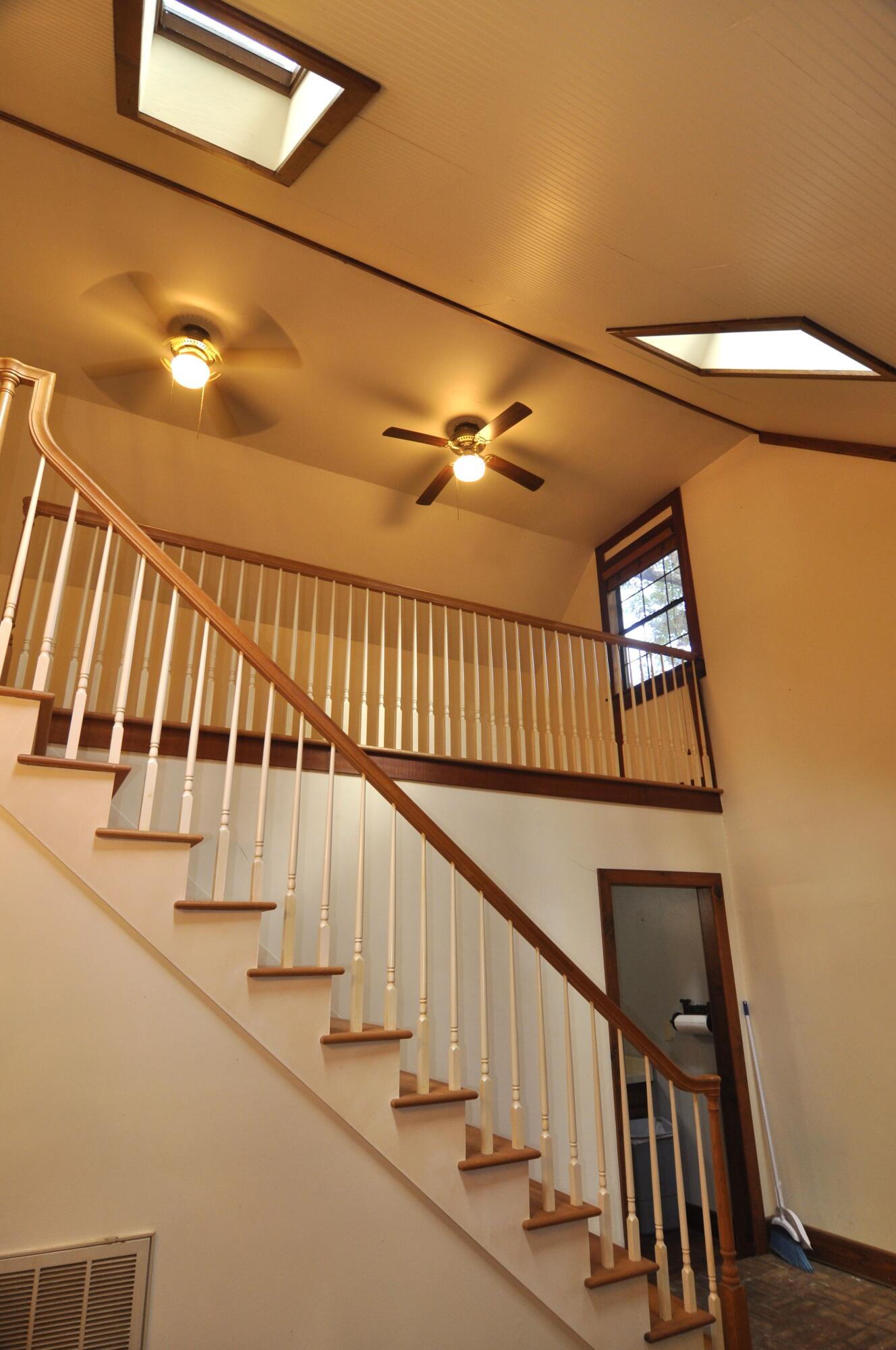 4991 Old State Road Menlo, GA 30731 - Photo 21 of 79 027 stairs