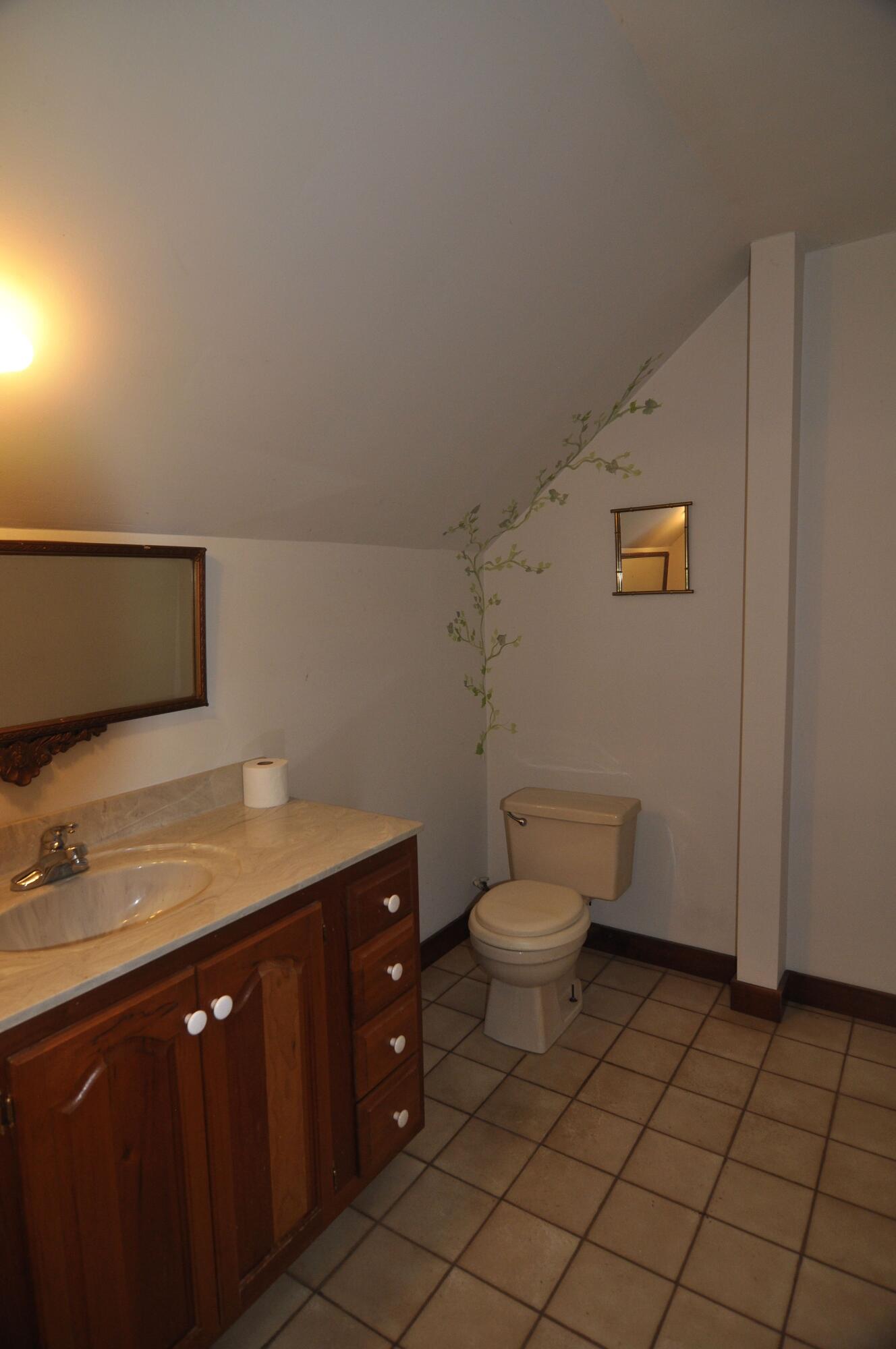 4991 Old State Road Menlo, GA 30731 - Photo 36 of 79 040 upstairs half bath