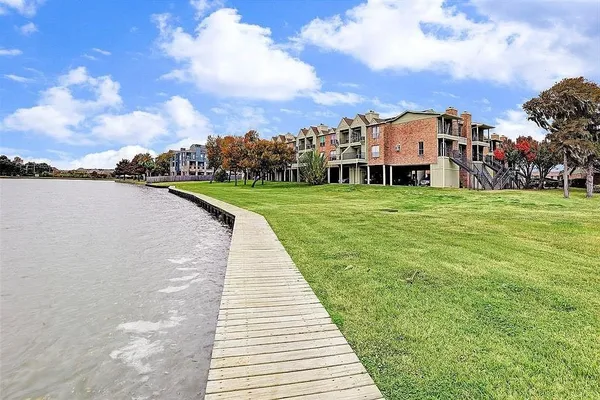 $1,580 | 18800 Egret Bay Boulevard, Unit 106, Webster, TX 77058