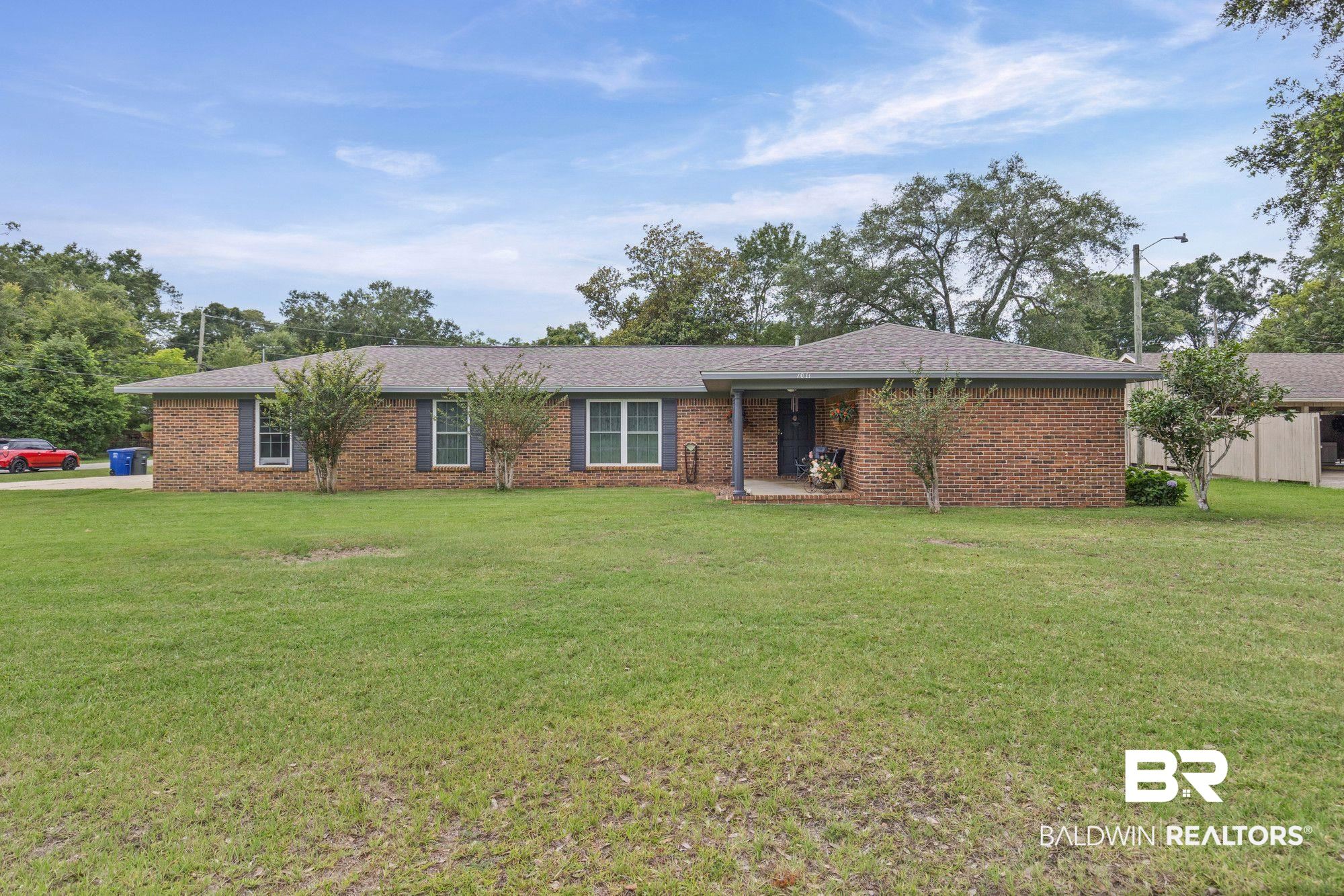 1011 North Pine Street Foley, AL 36535 - Photo 5 of 17