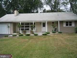 94 Mountainview Road Ewing, NJ 08628 - Photo 1 of 6