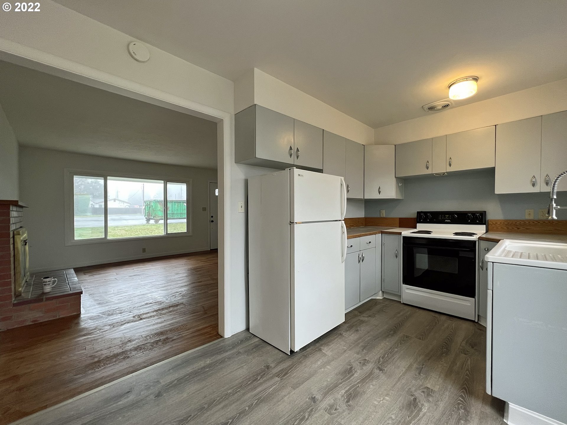 425 Azalea Park Road Brookings, OR 97415 - Photo 9 of 27 Gallery Image 9