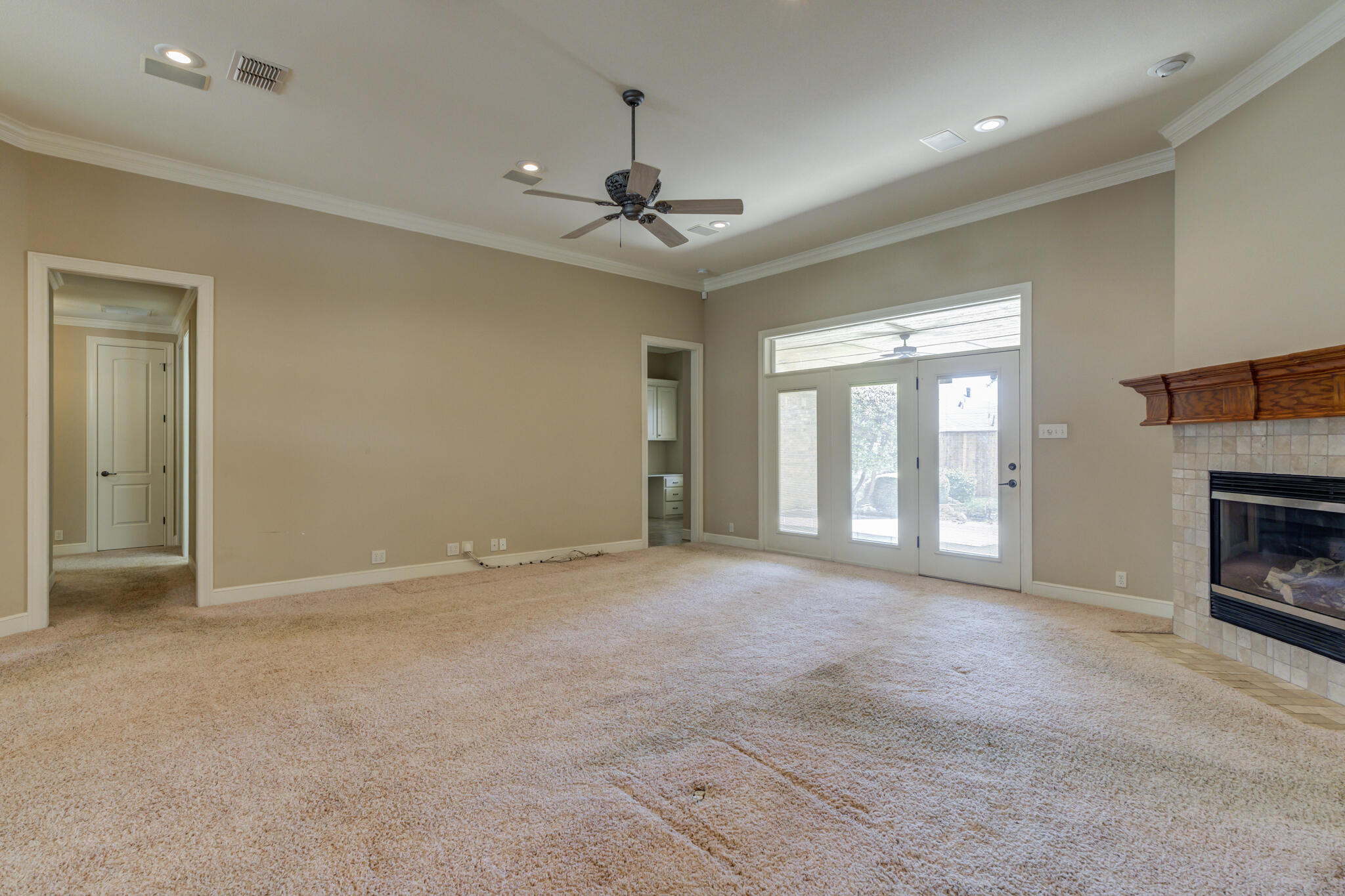 6017 87th Street Lubbock, TX 79424 - Photo 12 of 62 Living Room