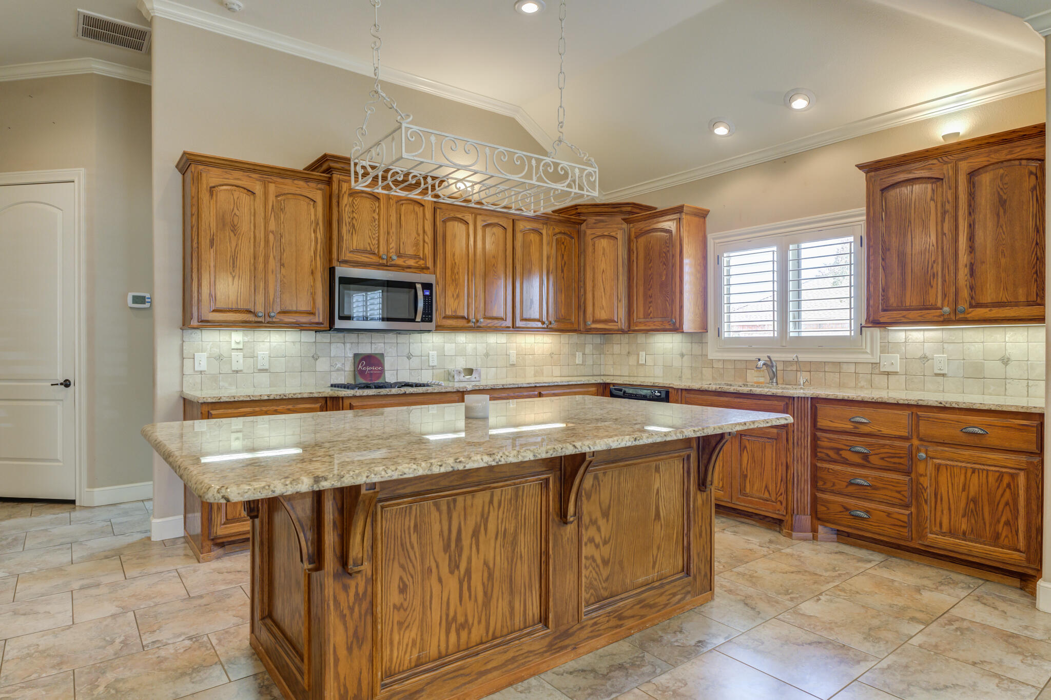 6017 87th Street Lubbock, TX 79424 - Photo 20 of 62 Kitchen Gas Cooktop/Microwave