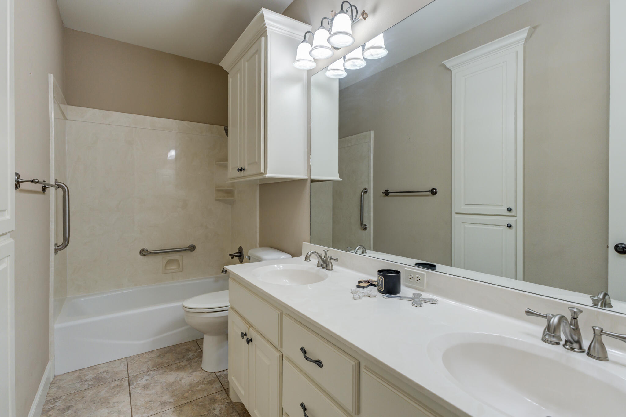 6017 87th Street Lubbock, TX 79424 - Photo 31 of 62 Hall Bathroom