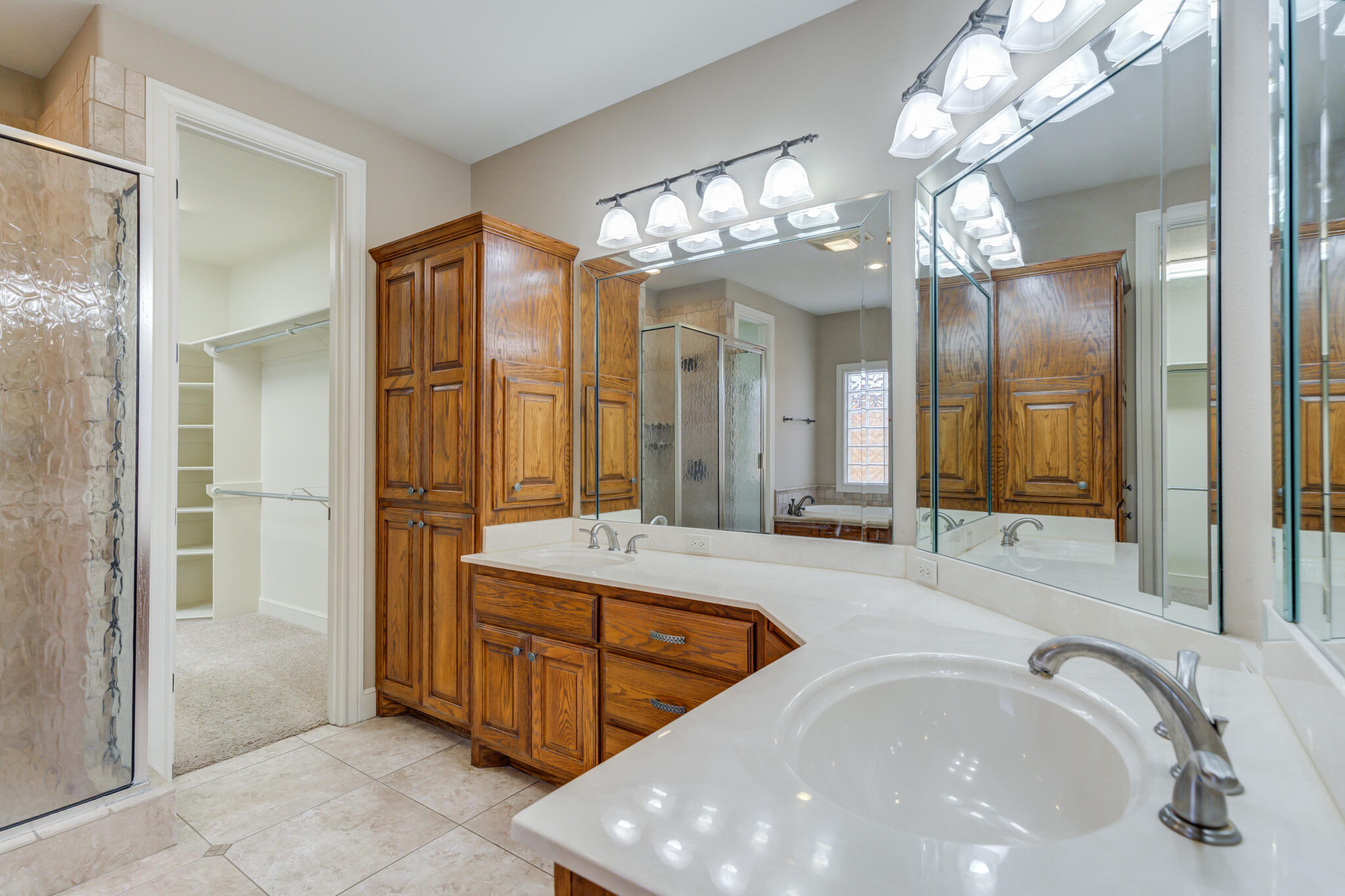6017 87th Street Lubbock, TX 79424 - Photo 46 of 62 Master Ensuite