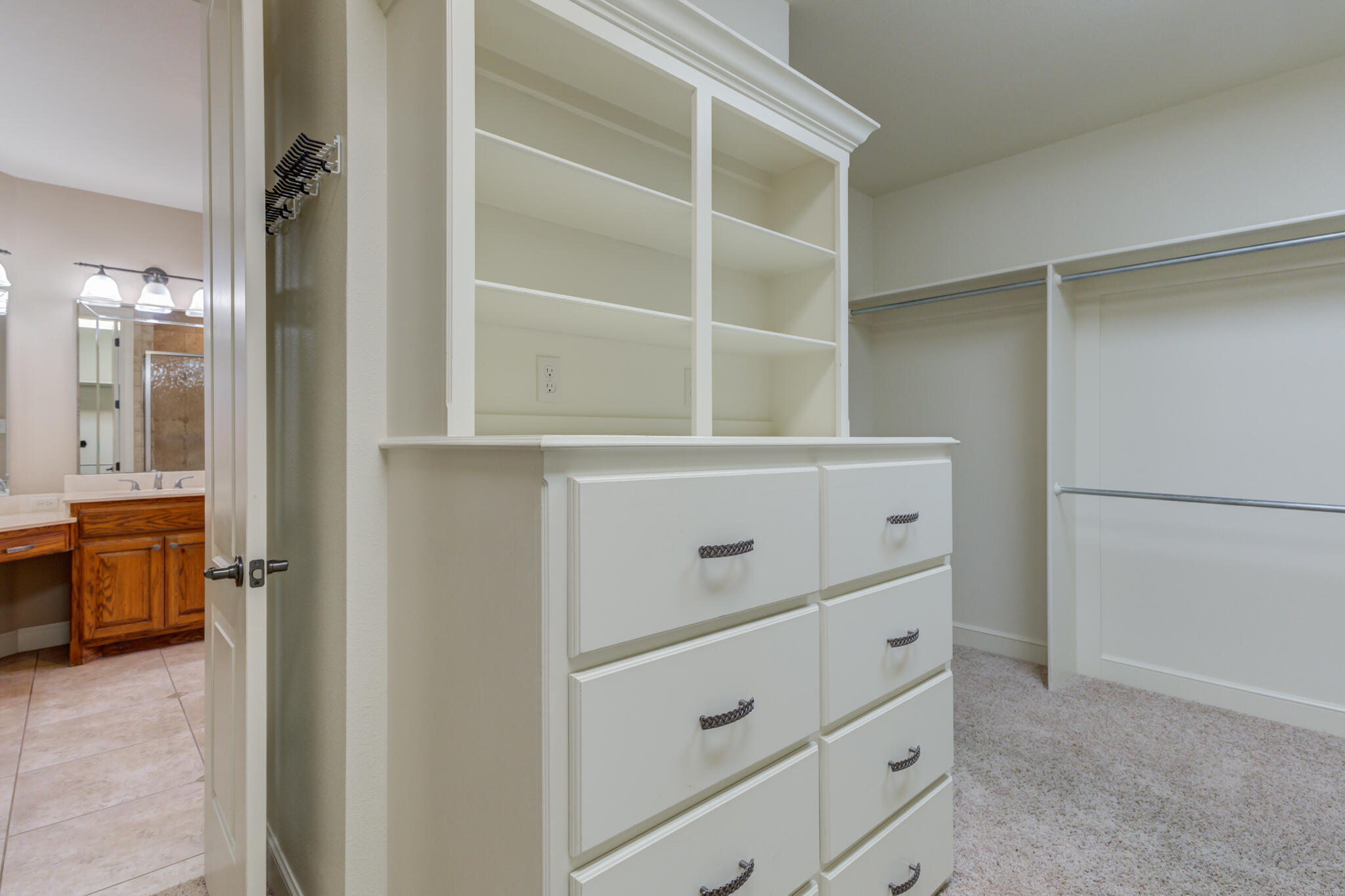 6017 87th Street Lubbock, TX 79424 - Photo 49 of 62 Master Walk-in Closet