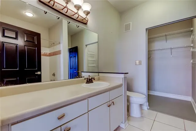 $2,000 | 9750 Lake Chase Island Way, Unit 9750, Tampa, FL 33626